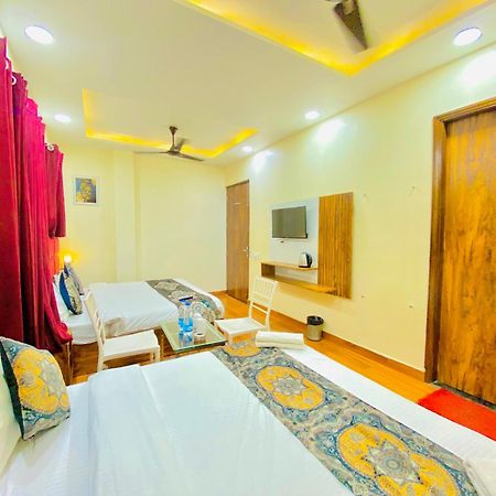 Hotel Holiday First 300 Meter From Golden Temple Amritsar Exteriér fotografie