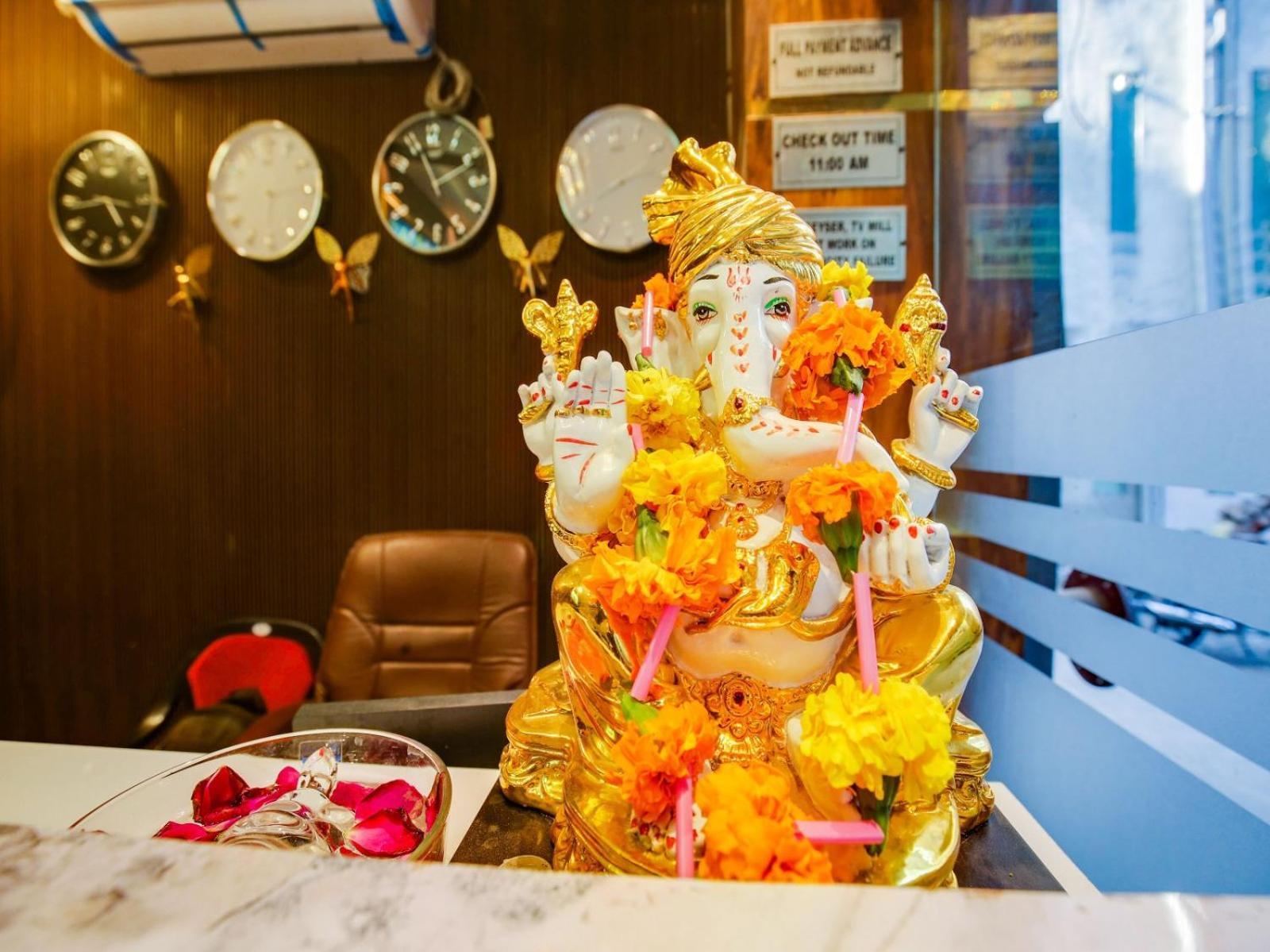 Hotel Holiday First 300 Meter From Golden Temple Amritsar Exteriér fotografie