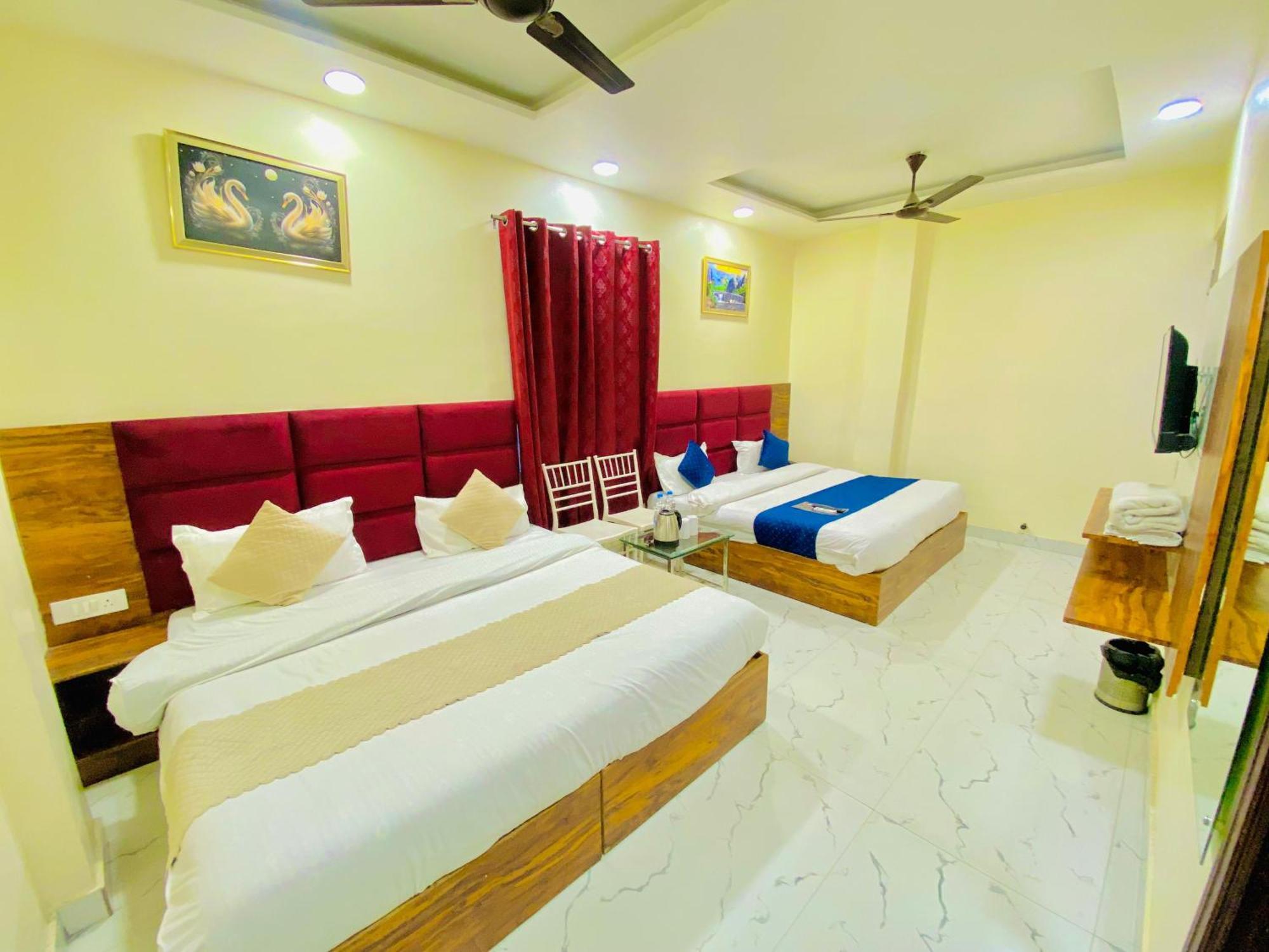 Hotel Holiday First 300 Meter From Golden Temple Amritsar Exteriér fotografie
