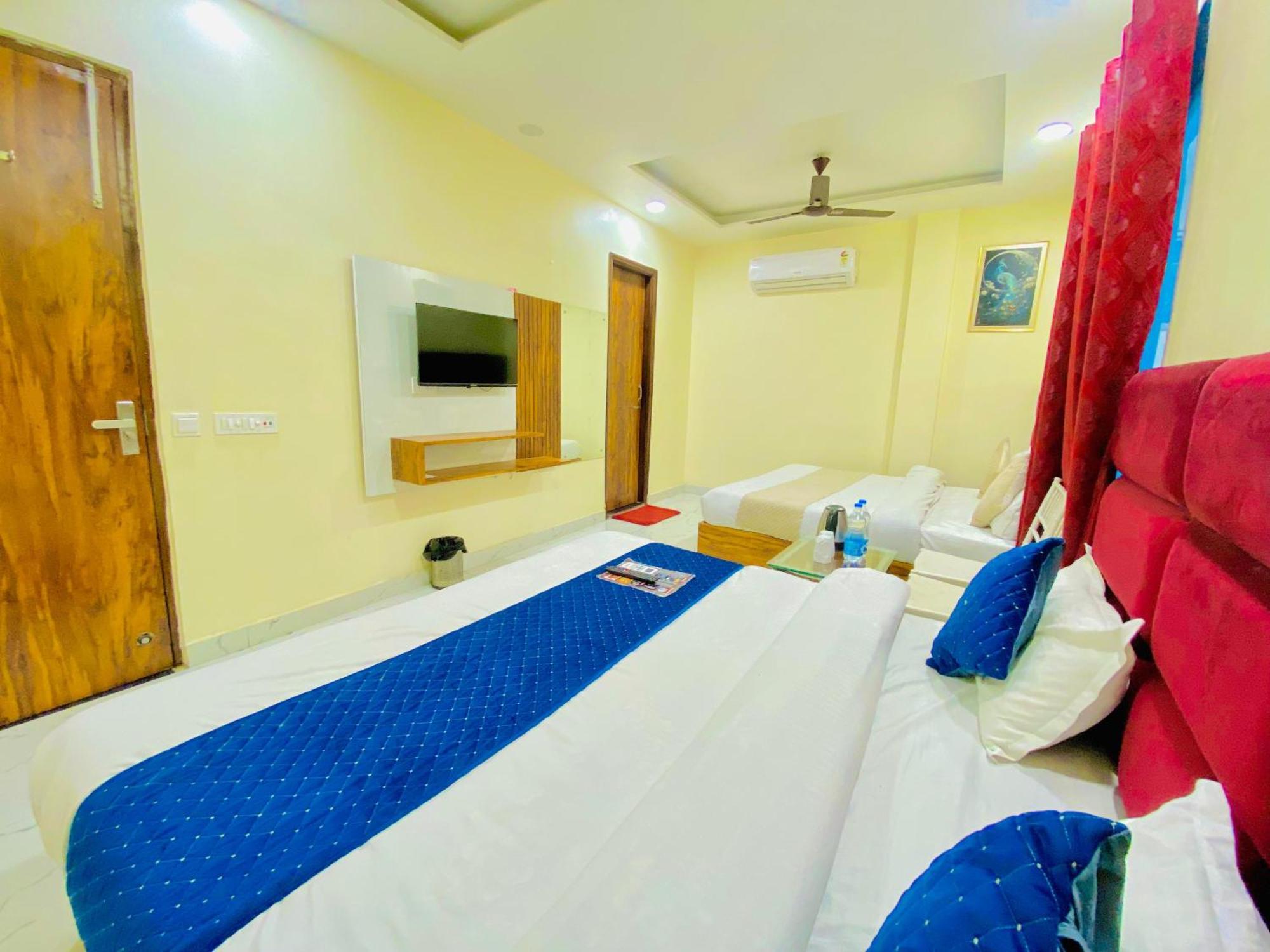 Hotel Holiday First 300 Meter From Golden Temple Amritsar Exteriér fotografie