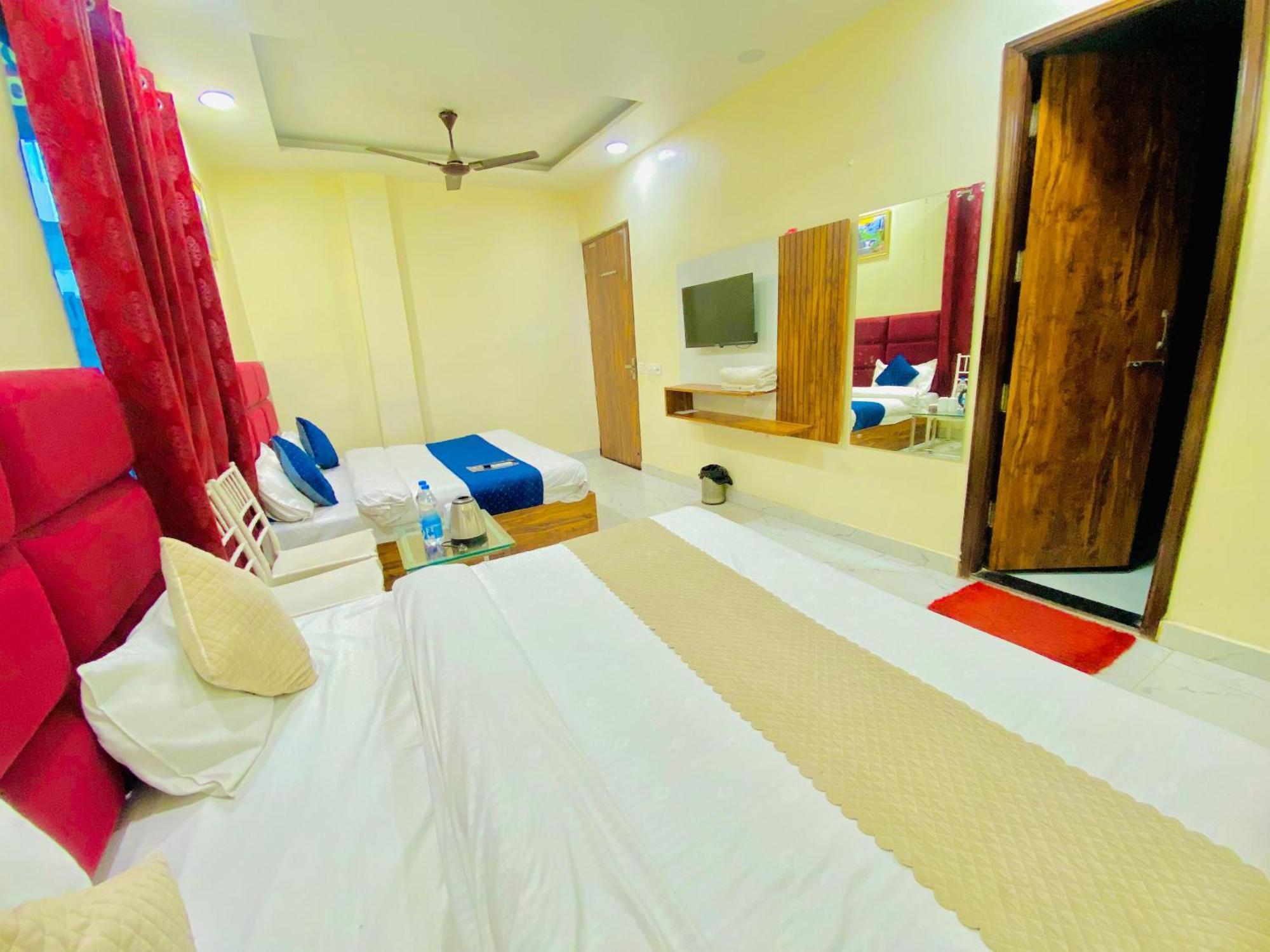 Hotel Holiday First 300 Meter From Golden Temple Amritsar Exteriér fotografie