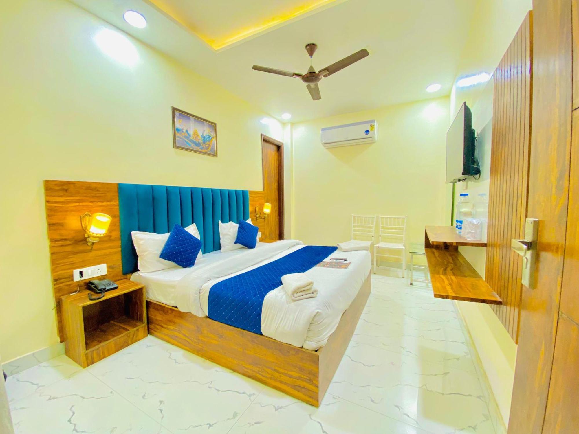 Hotel Holiday First 300 Meter From Golden Temple Amritsar Exteriér fotografie