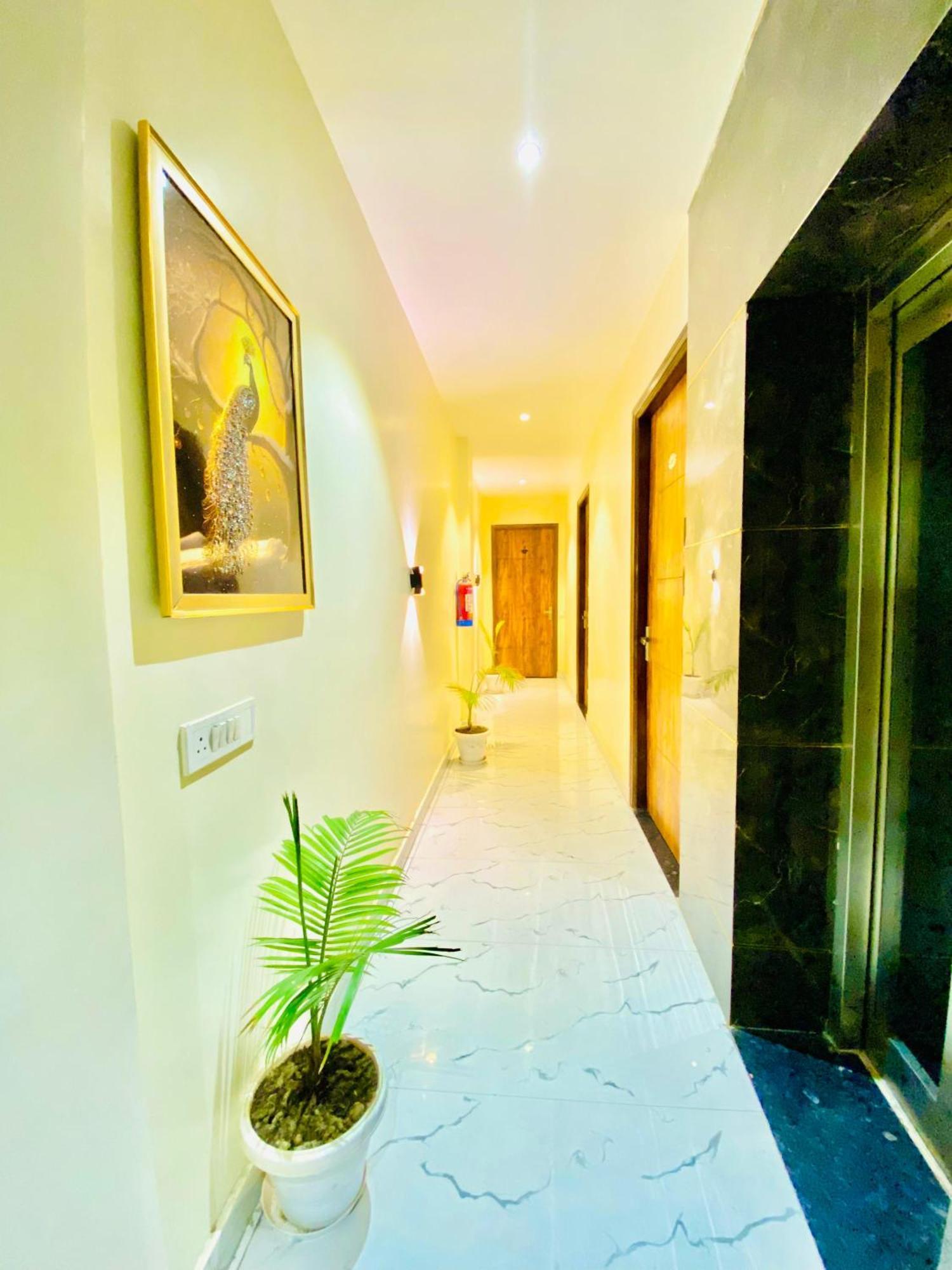 Hotel Holiday First 300 Meter From Golden Temple Amritsar Exteriér fotografie